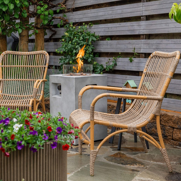 Xaralyn Column 40 Concrete look outdoor fireplace